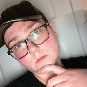 Meet your Posher, Elliot